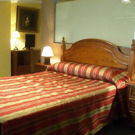 Hotel Topacio 3*