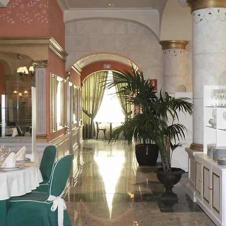 Topacio Hotel 3*